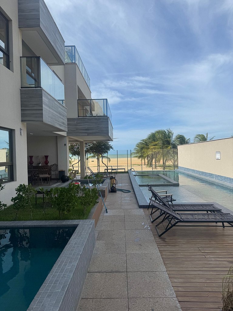 Beira Mar | 3 Suítes | Churrasqueira | Garagem