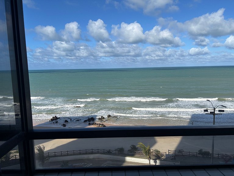 Beira Mar com Duas Suítes e Piscina