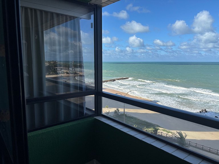 Beira Mar com Duas Suítes e Piscina